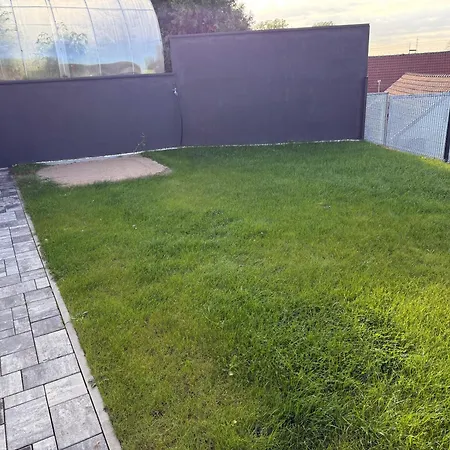 Apartmán 72m2 Private Garden Parking Free *