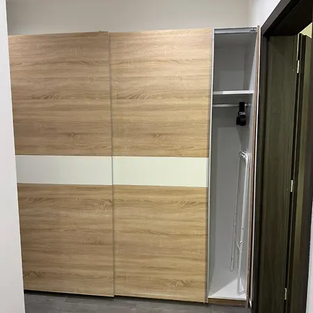 Apartmán 72m2 Private Garden Parking Free *