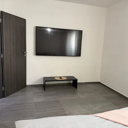 72m2 Private Garden Parking Free Apartmán *