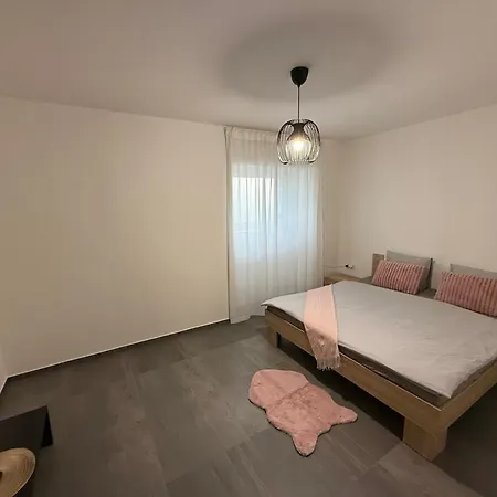 Lejlighed 72m2 Private Garden Parking Free *
