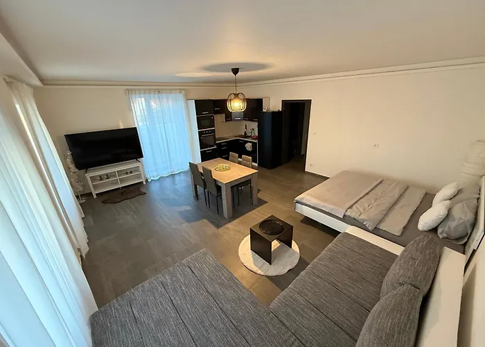 72m2 Private Garden Parking Free * Praga