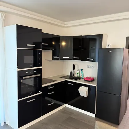 72m2 Private Garden Parking Free * Praga