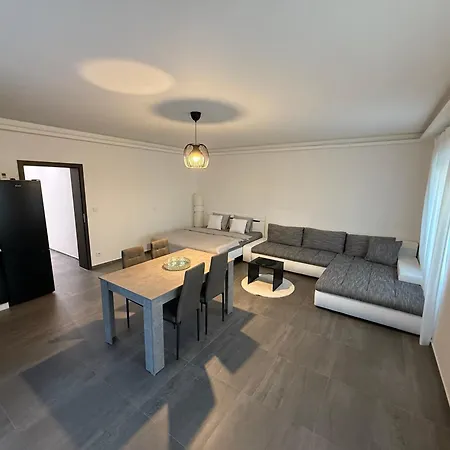 72m2 Private Garden Parking Free Prague